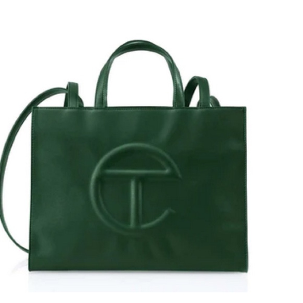 Telfar Medium Shopping Bag
The iconic Unisex Shopping Bag.